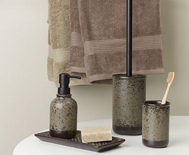 GESUNDA аксесуари для ванної кімнати, такі як мильниця, туалетна щітка та тримач для зубної щітки