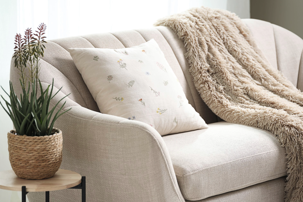 Пледи та декоподушки - Знижки до 60%