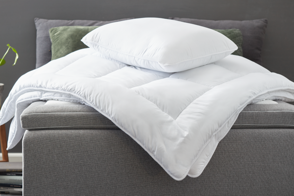 Подушки зі штучним наповненням - Знижки до 60%