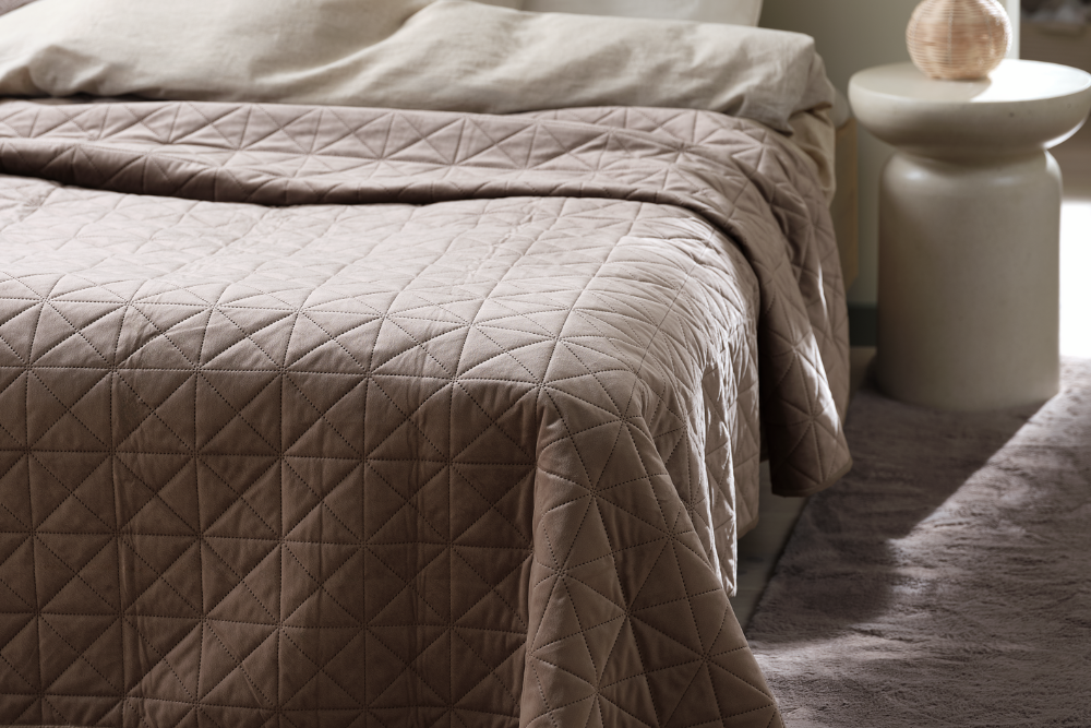 Знижки до 60% на пледи та покривала