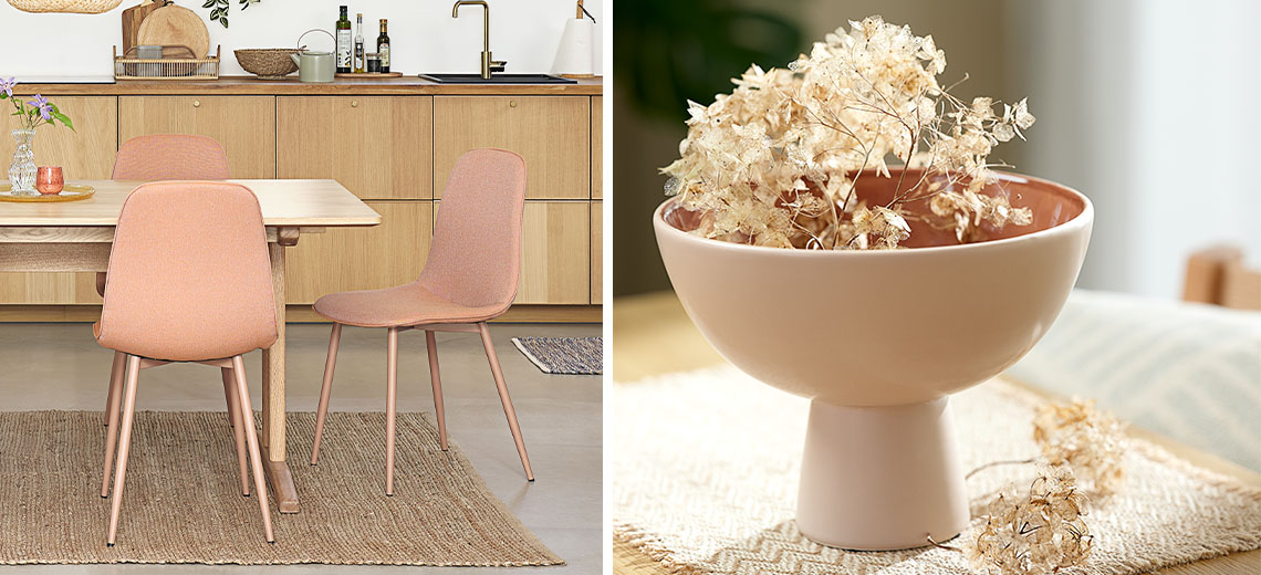 Предмети домашнього декору, такі як ваза та обідні стільці у ніжно-персиковому відтінку