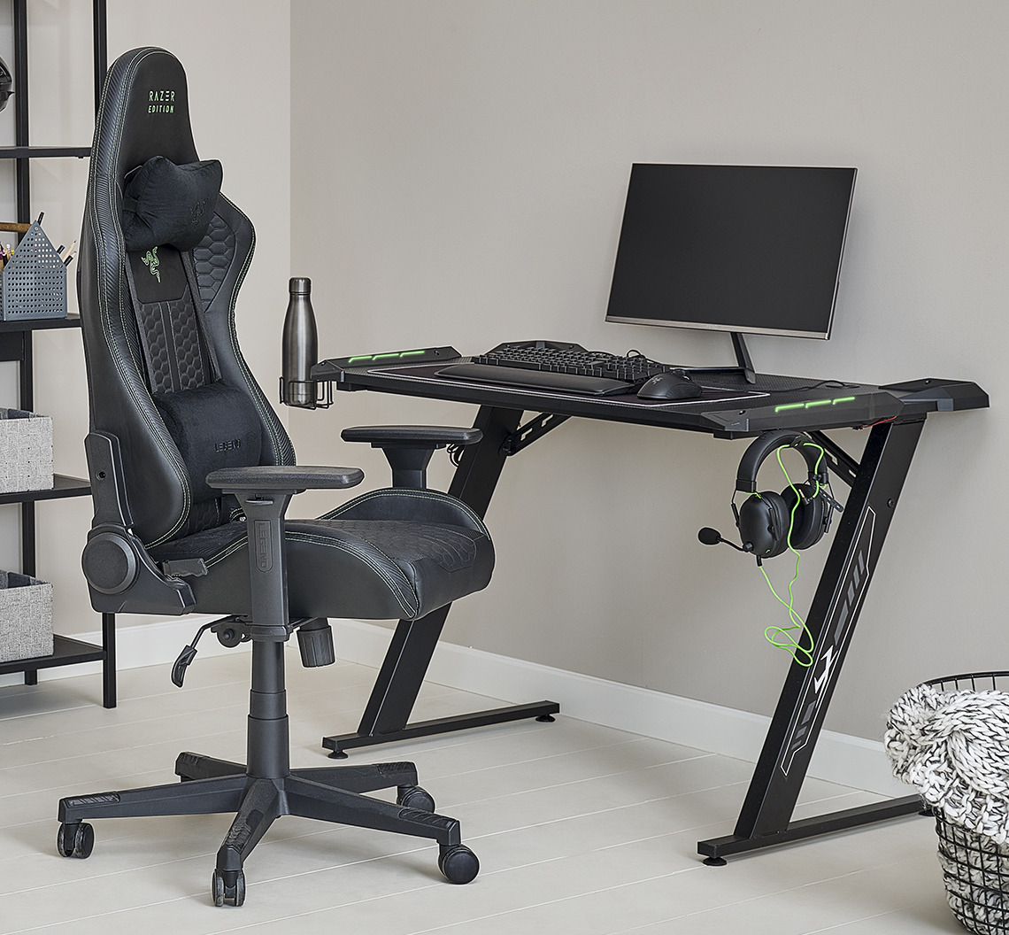 Комп'ютерний ігровий стіл LINDHOLM та ігрове крісло TYPE Z RAZER Ігровий стіл з LED підсвіткою та тримачем для чашки