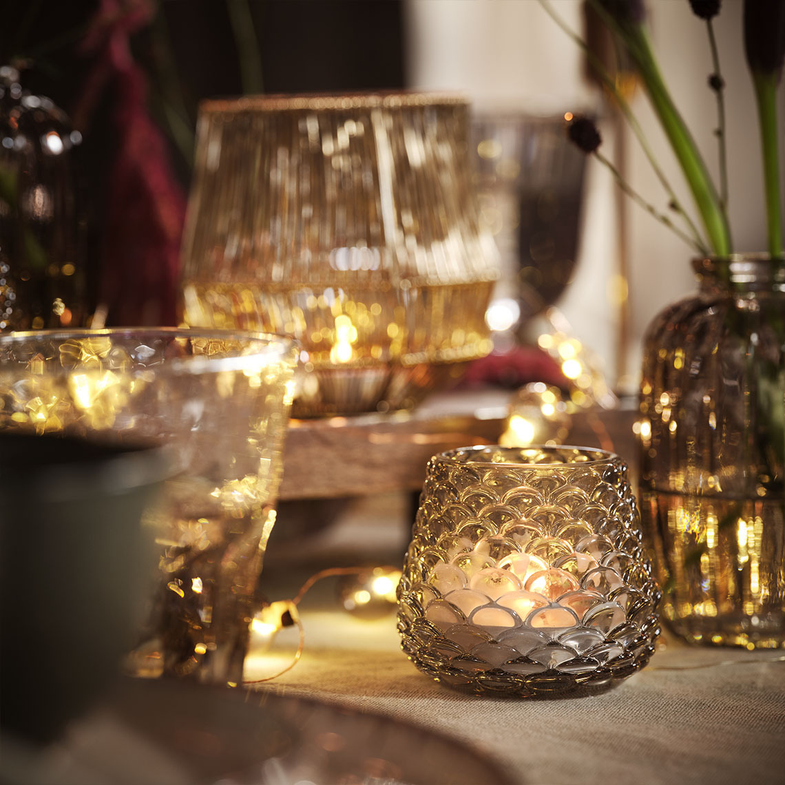 Свічник BIFROST Стіл зі свічниками у формі шишки, вазами та бокалами