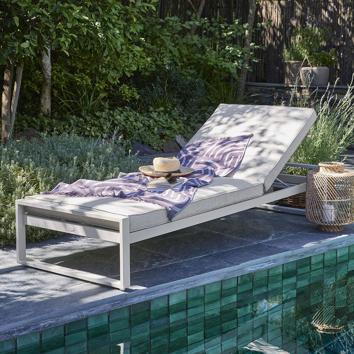 Шезлонг VONGE Шезлонг з швидковисихаючого матеріалу