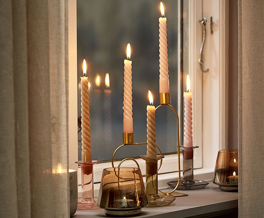 Декоративні свічники та виті свічки